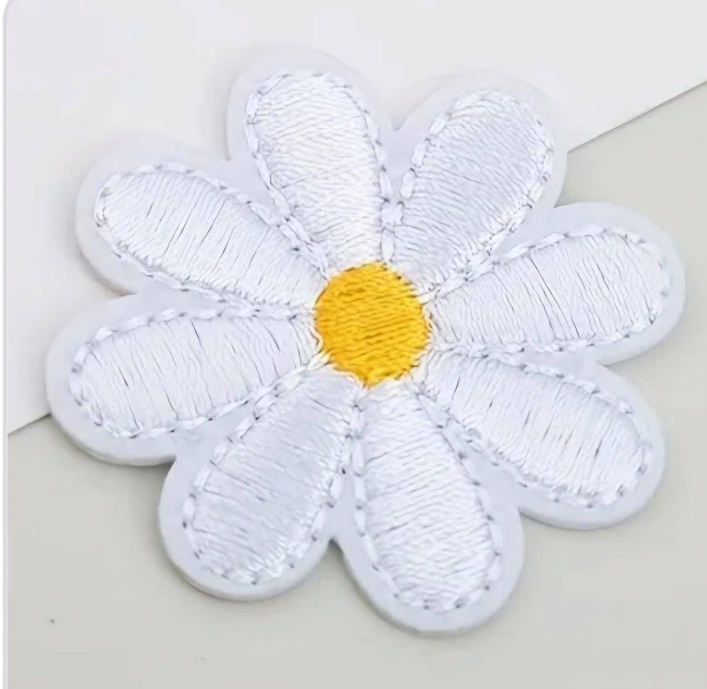 Medium Embroidered Daisies